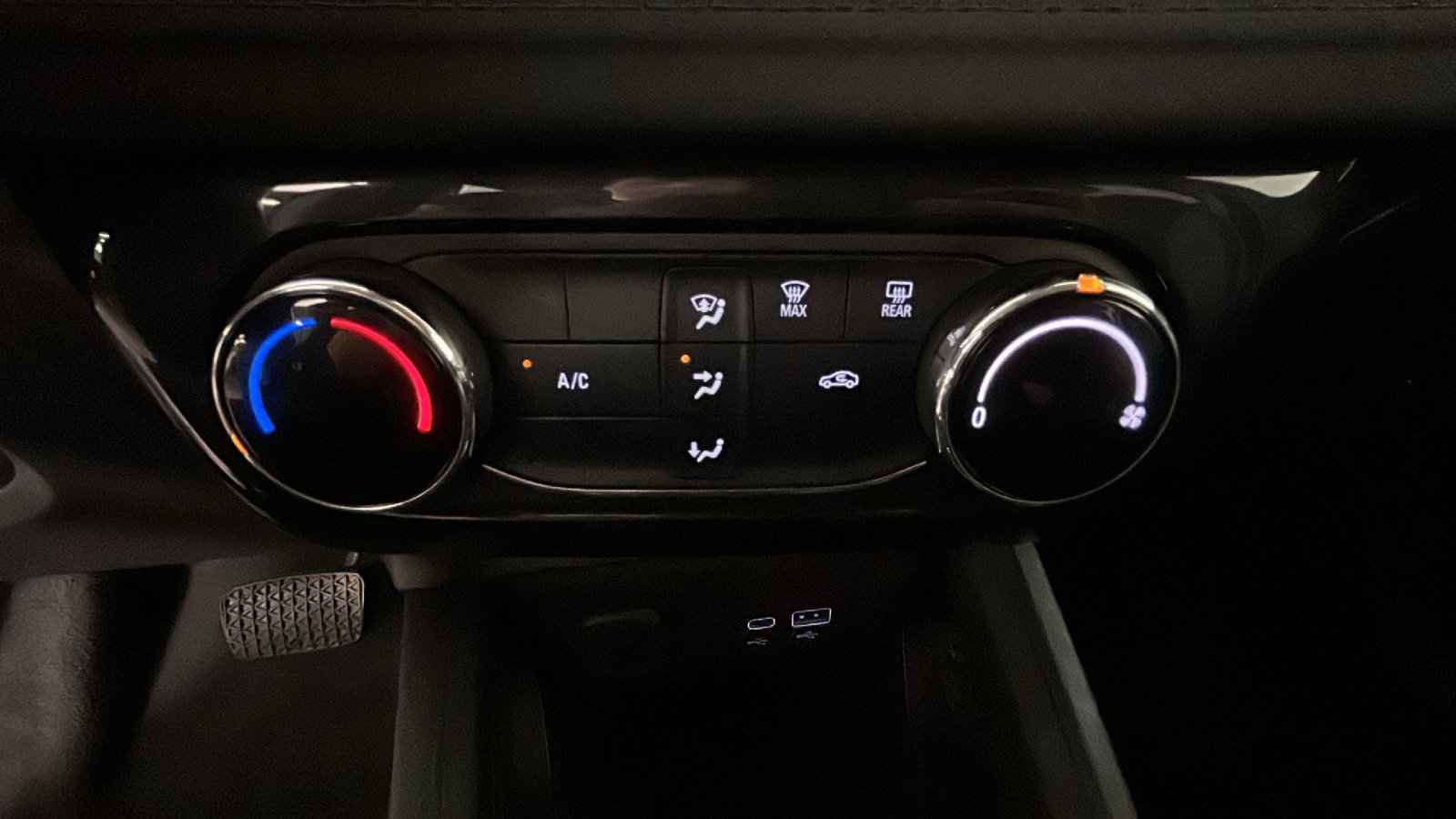 Used 2025 Chevrolet TrailBlazer LT AWD/4WD image 25