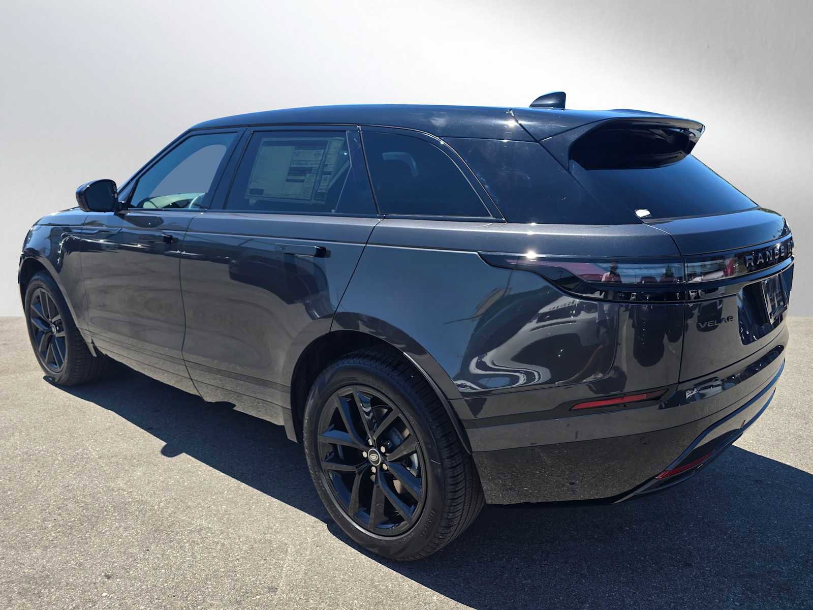 Used 2026 Land Rover Range Rover Velar Dynamic SE image 5