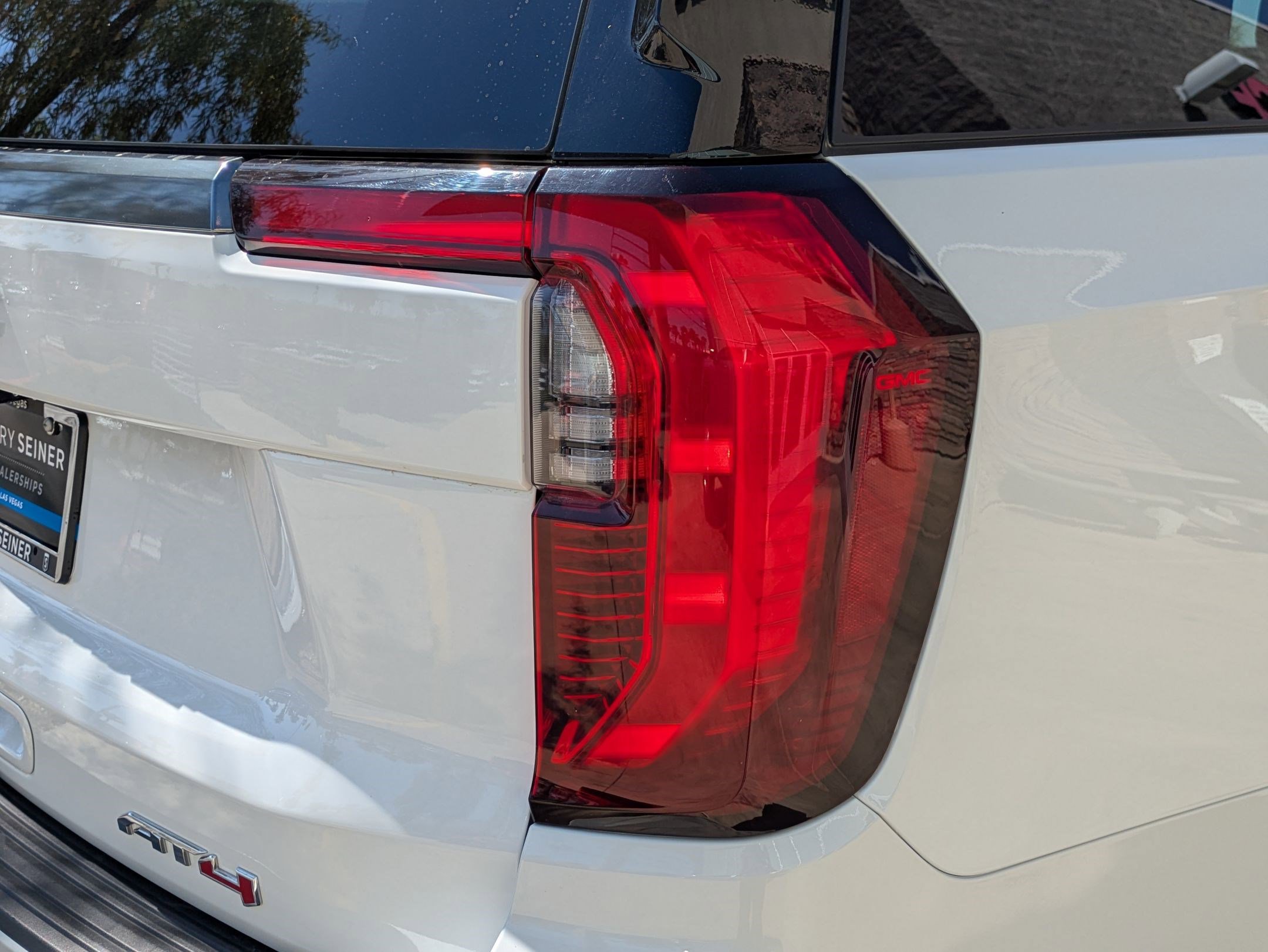 Certified 2025 GMC Yukon XL AT4 w/ AT4 Premium Plus Package AWD/4WD image 12