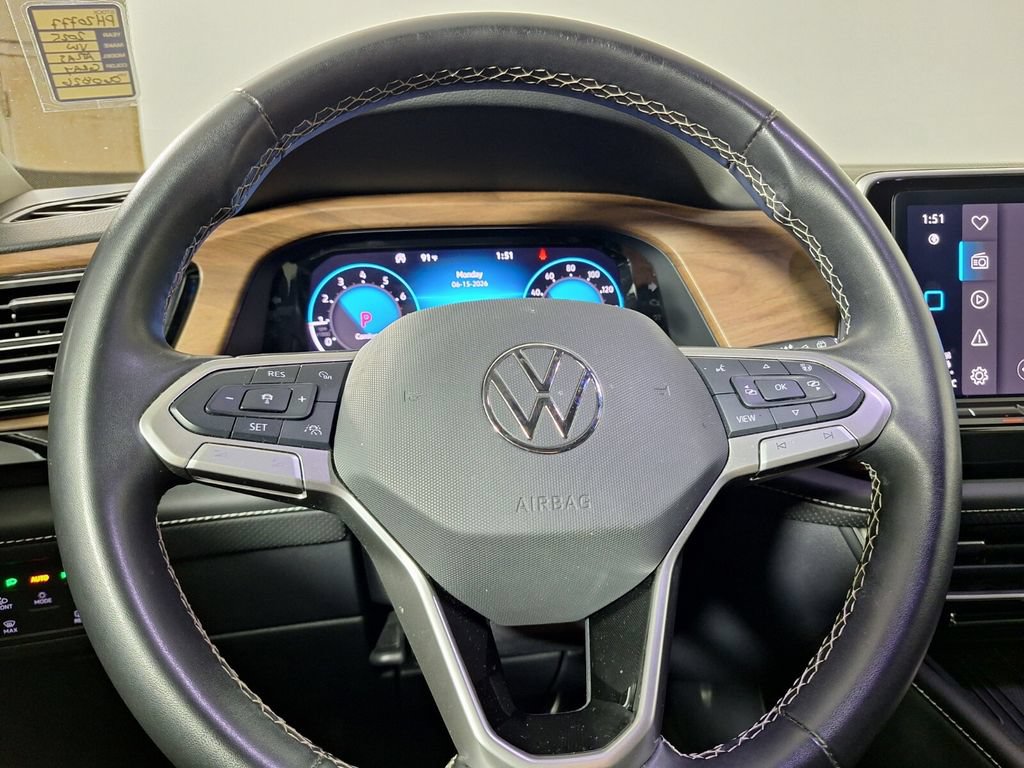 Used 2025 Volkswagen Atlas SE FWD image 17