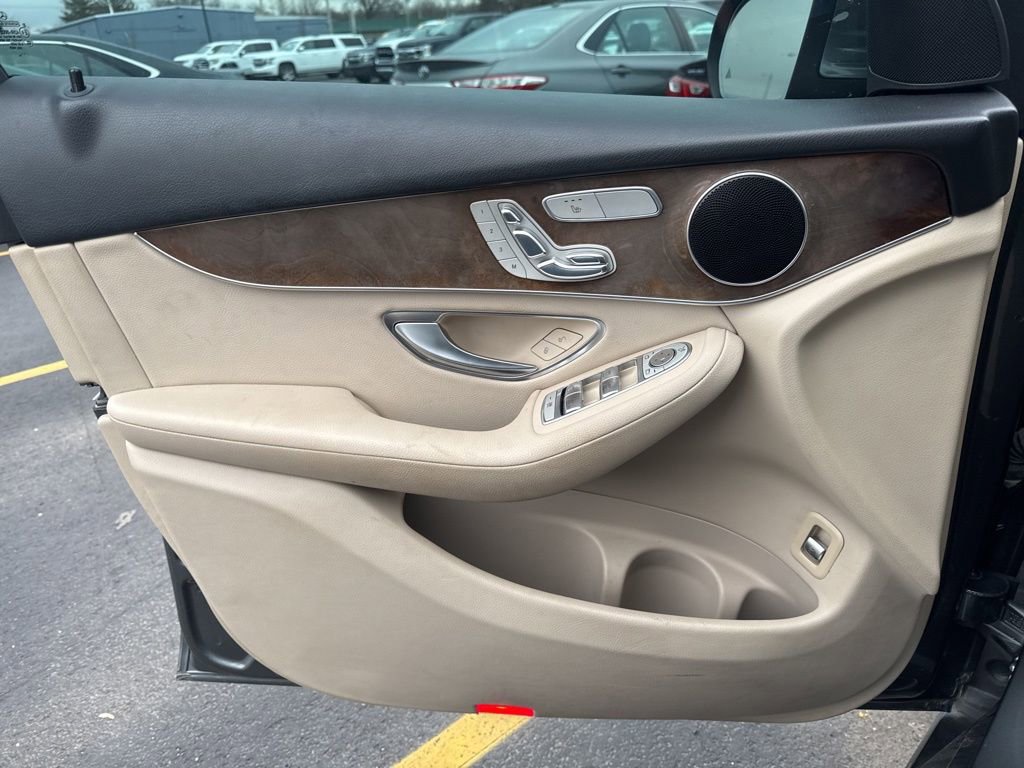 Used 2017 Mercedes-Benz GLC 300 image 9