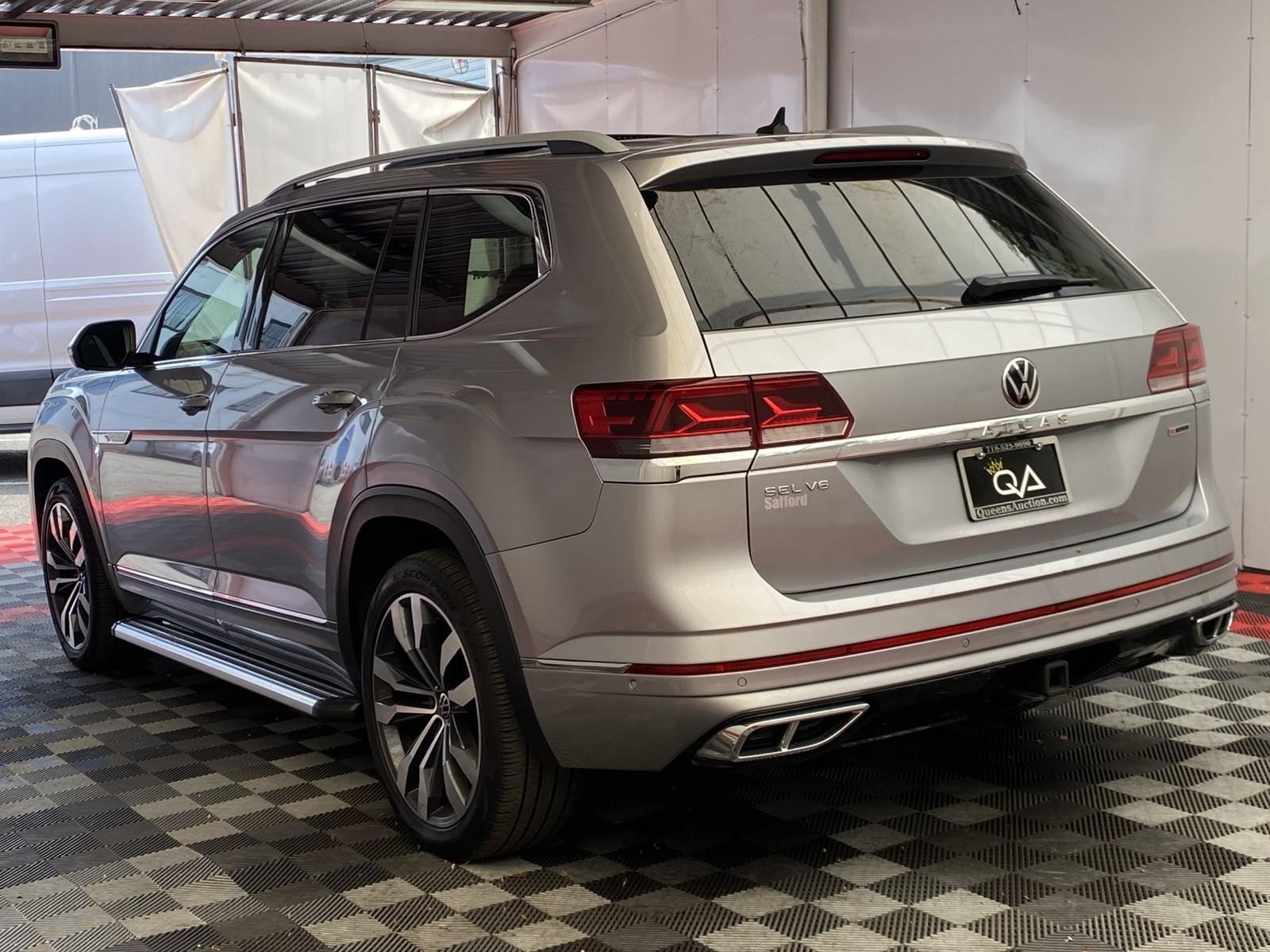 Used 2021 Volkswagen Atlas SEL Premium AWD/4WD image 4