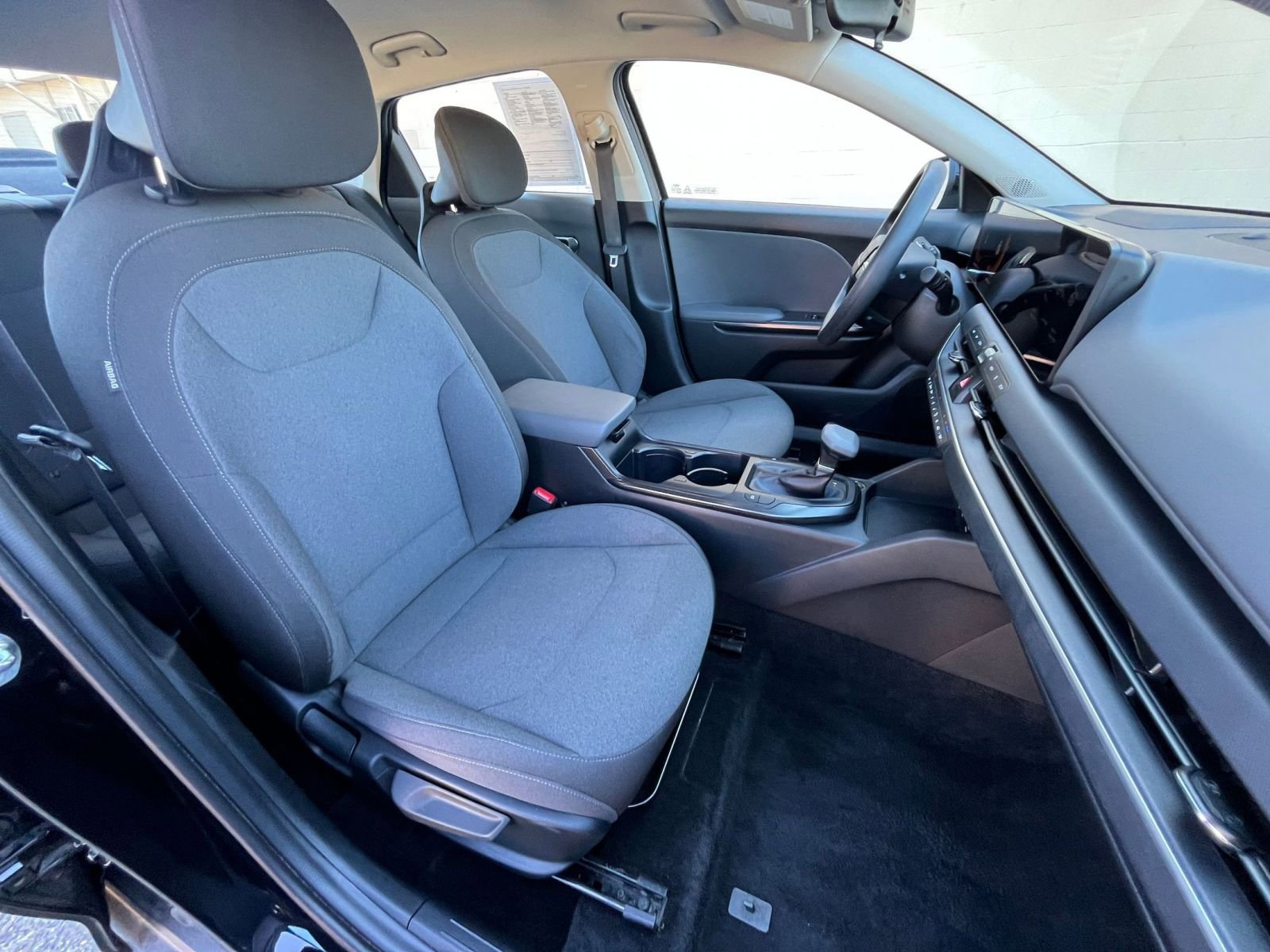 Used 2025 Kia K4 FWD image 35