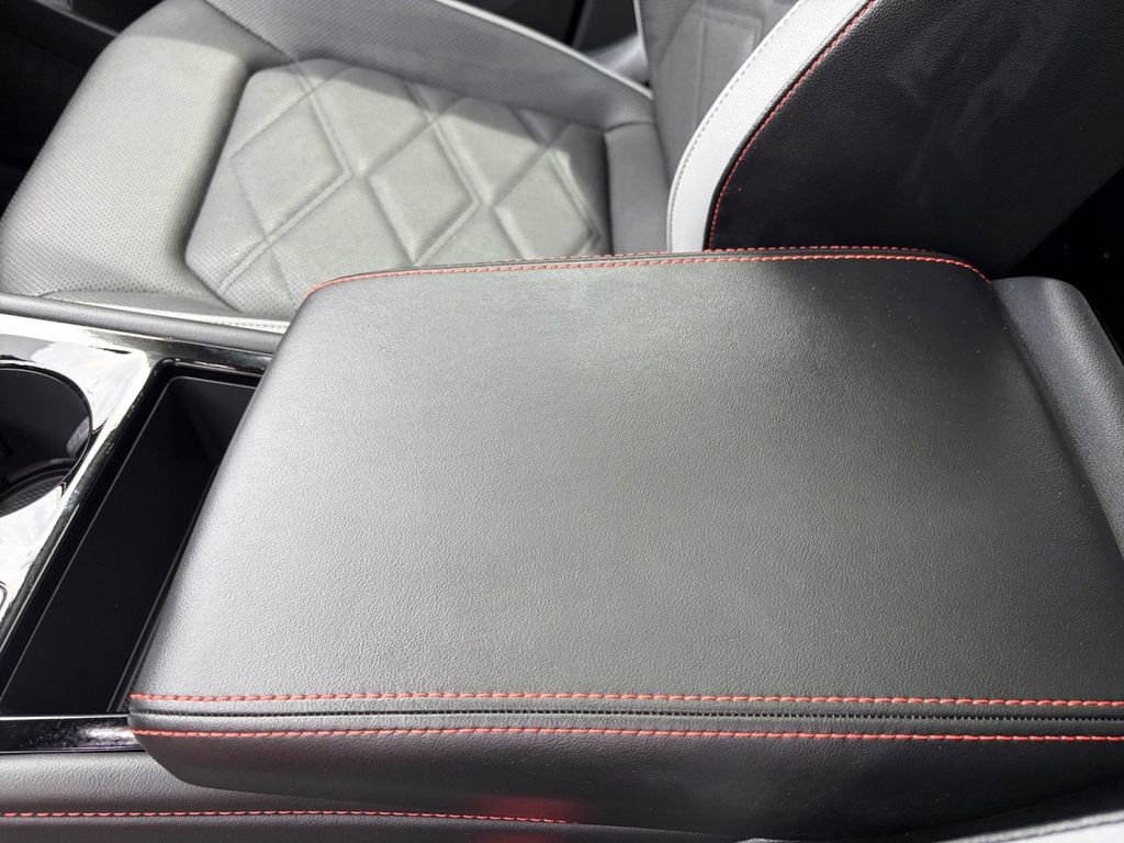Certified 2025 Volkswagen Atlas Peak Edition SE AWD/4WD image 19
