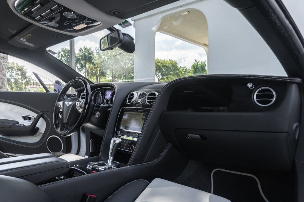 Used 2015 Bentley Continental GT V8 S image 23