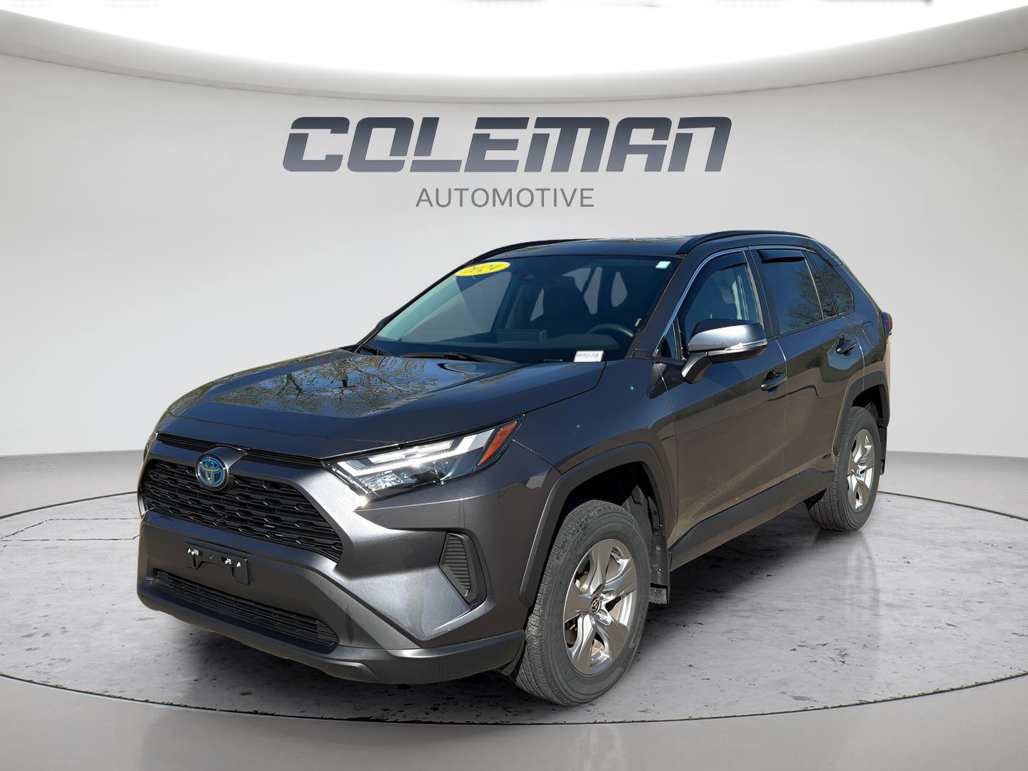 Used 2024 Toyota RAV4 XLE w/ Convenience Package image 1