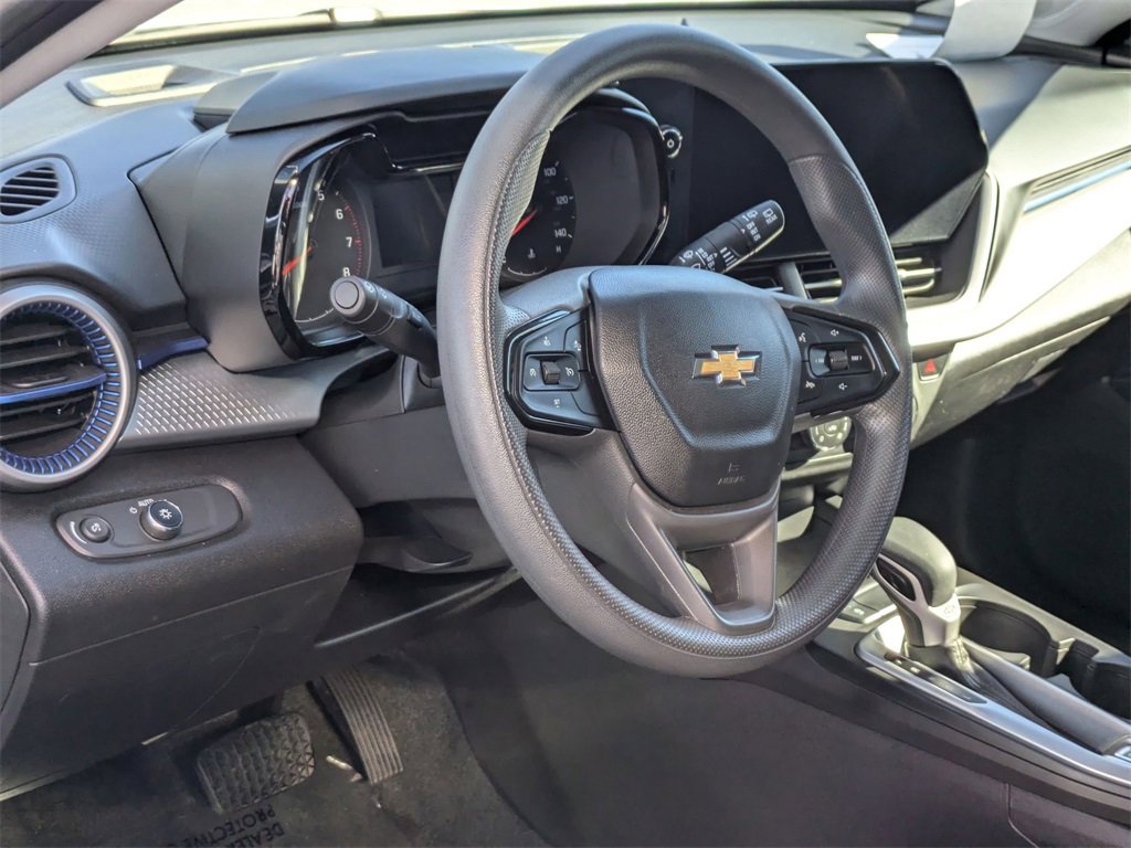 Used 2025 Chevrolet Trax LS image 13