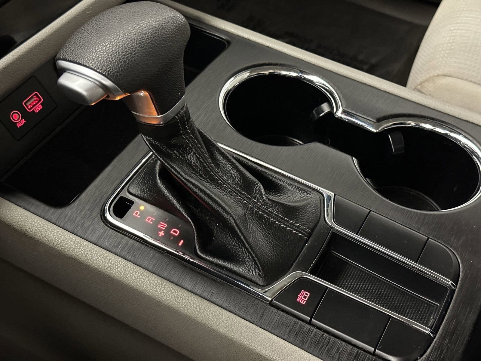 Used 2021 Kia Sedona LX image 20