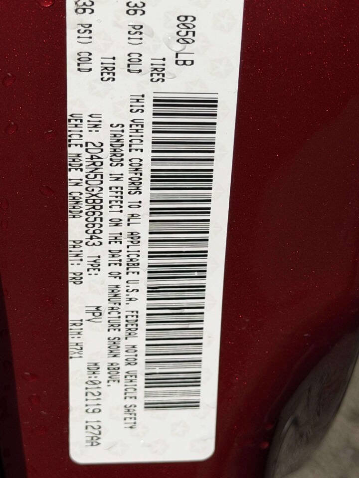 Used 2011 Dodge Grand Caravan Crew w/ Entertainment Group 1 image 19