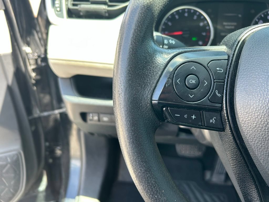 Used 2021 Toyota RAV4 XLE w/ Carpet Mat Package (TMS) AWD/4WD image 17