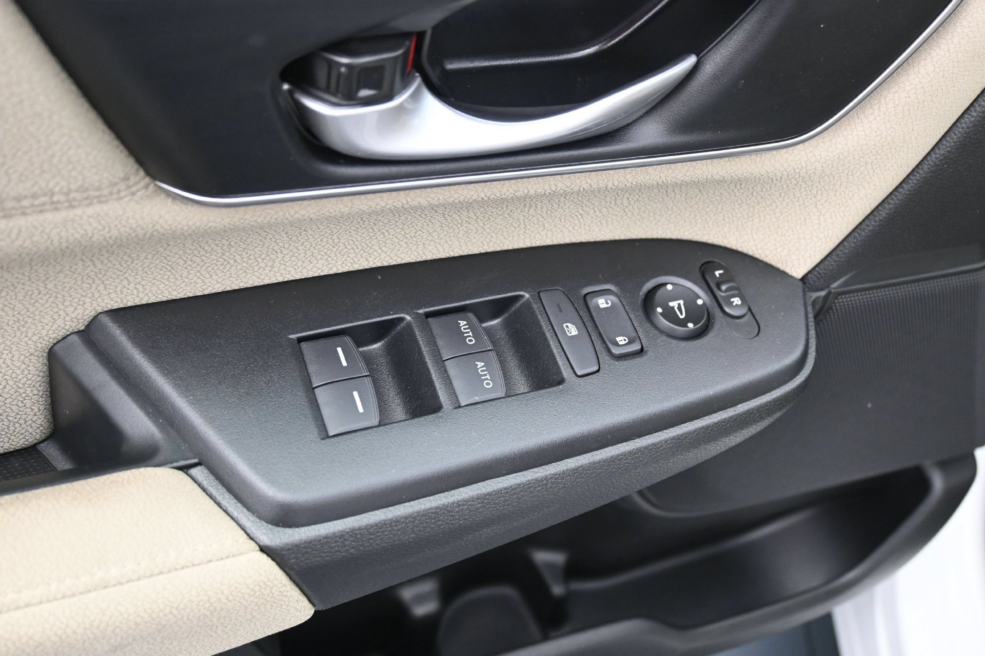 Used 2022 Honda CR-V EX image 17