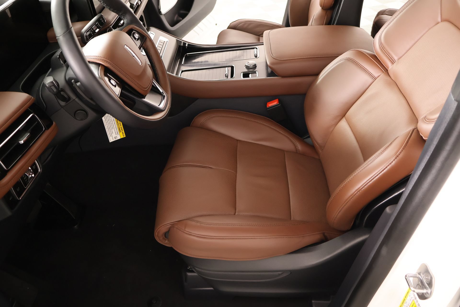 Used 2026 Lincoln Aviator Reserve AWD/4WD image 11
