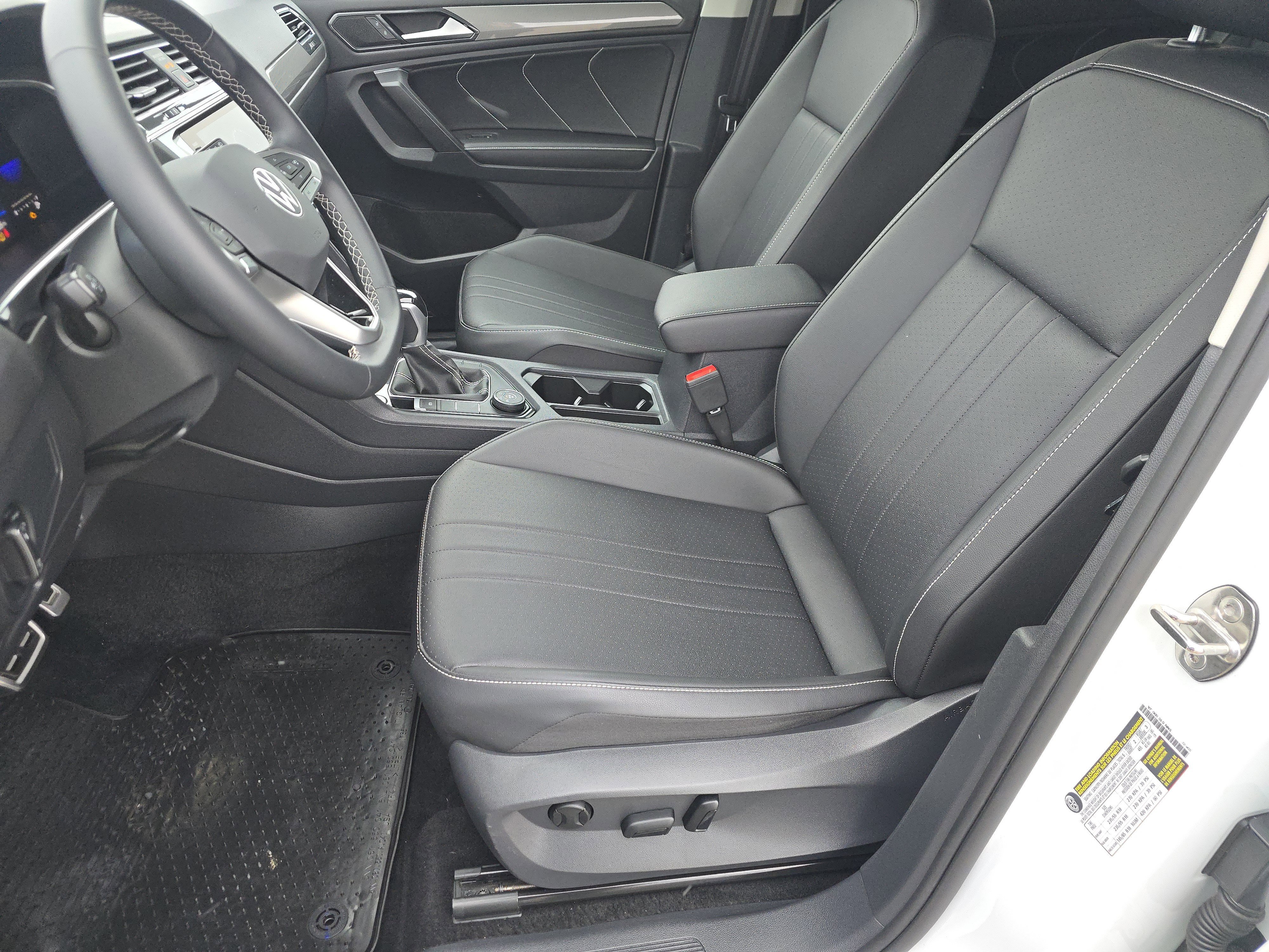 Certified 2023 Volkswagen Tiguan SE image 17