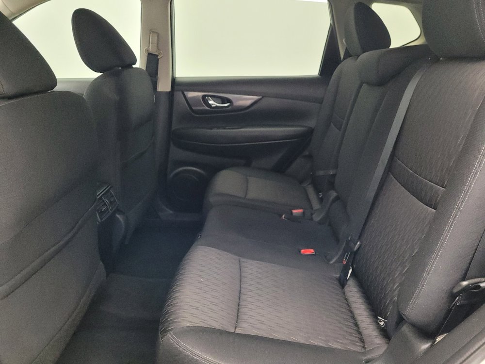 Used 2018 Nissan Rogue SV w/ Premium Package image 18