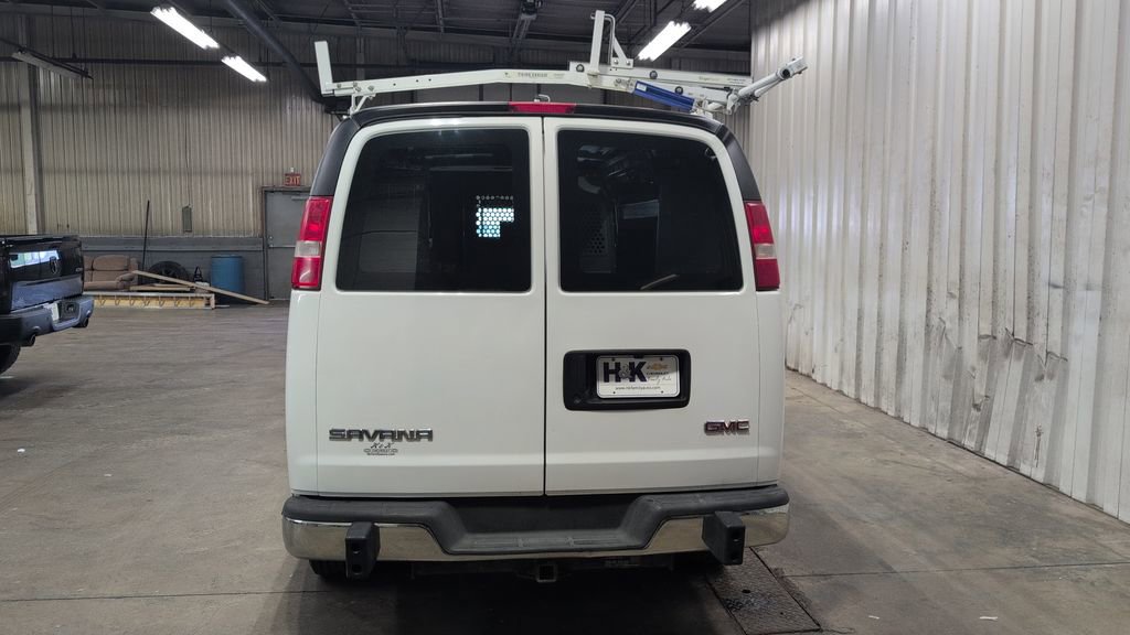 Used 2017 GMC Savana 2500 RWD image 5