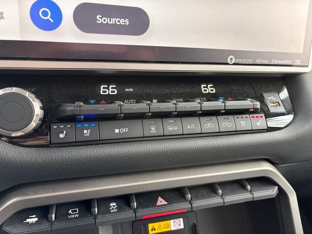 Used 2024 Toyota Tundra Limited AWD/4WD image 17