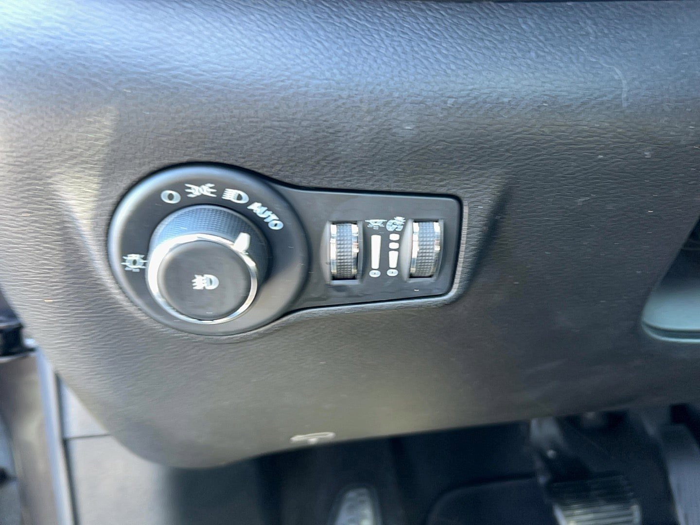 Used 2022 Jeep Compass Altitude w/ Sun and Sound Group FWD image 13