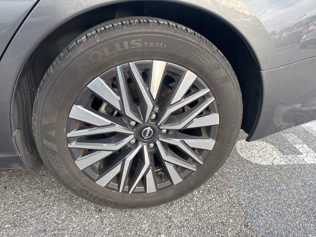 Used 2024 Nissan Altima 2.5 SV image 15