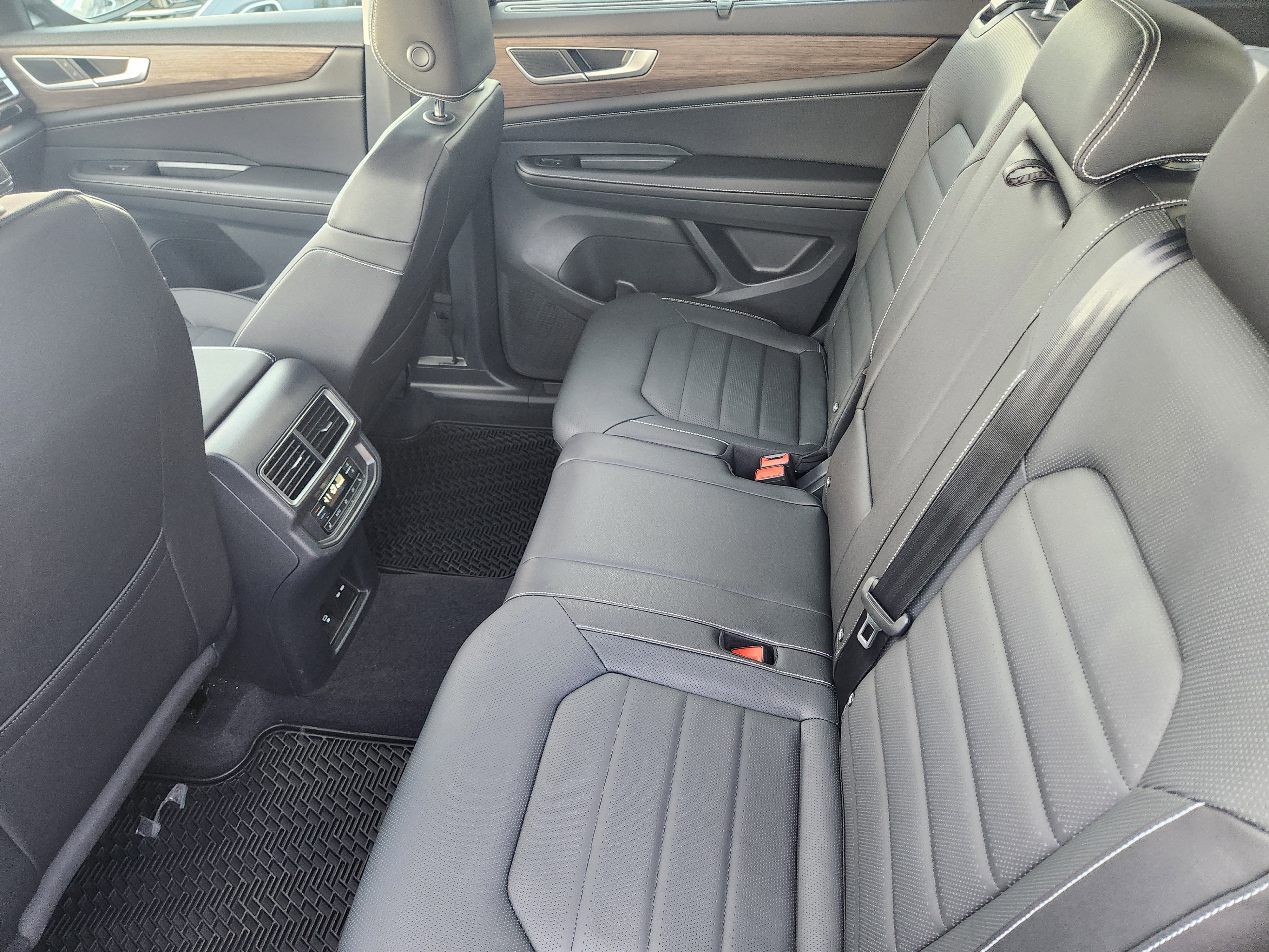 New 2026 Volkswagen Atlas SEL image 22