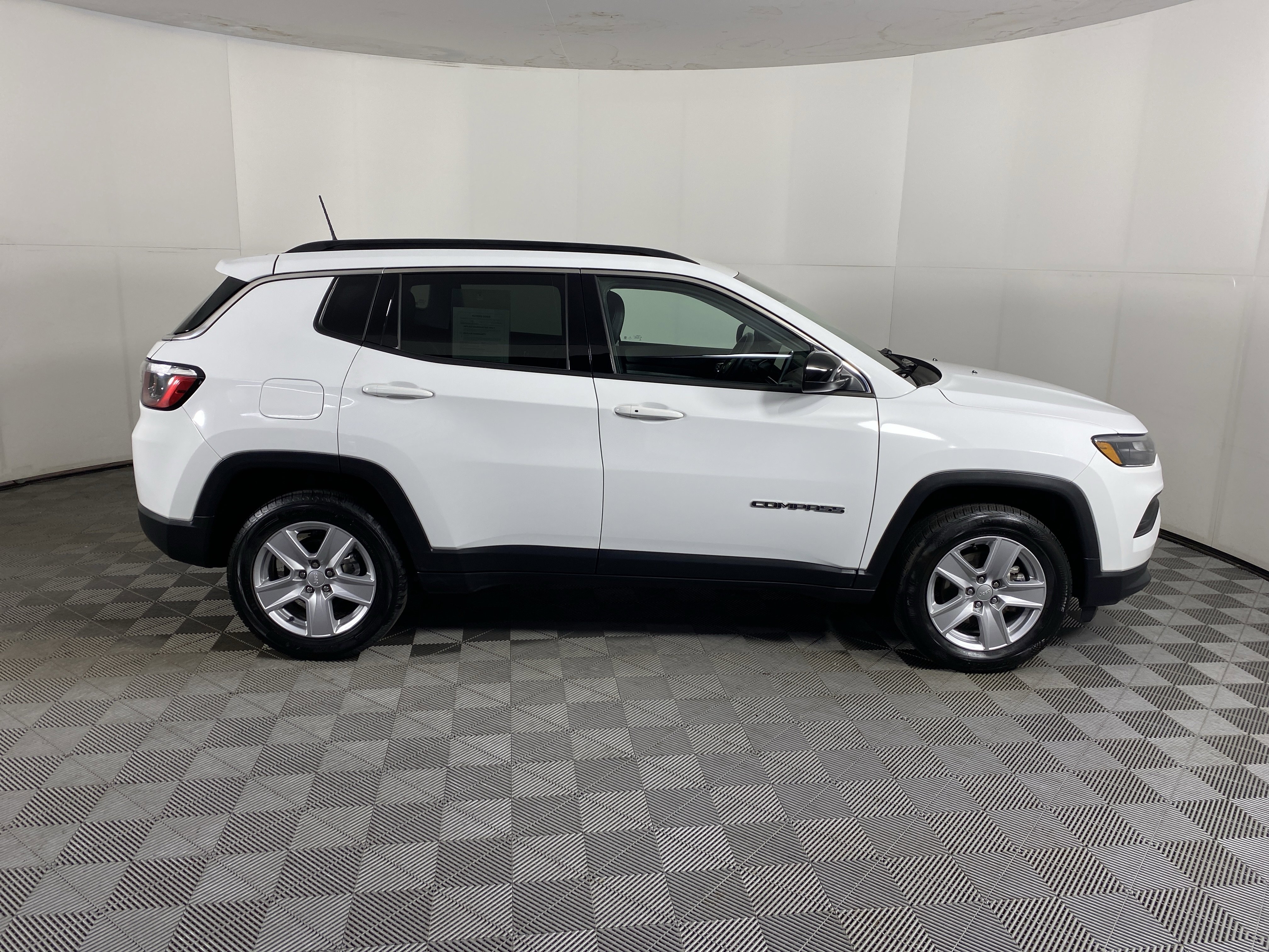 Used 2022 Jeep Compass Latitude w/ Convenience Group image 6