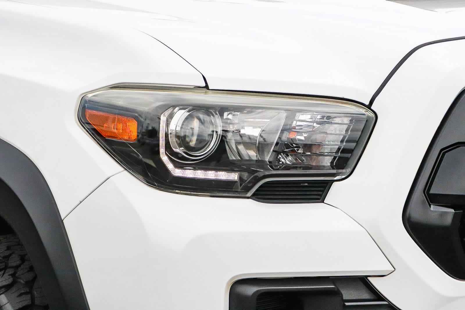 Used 2019 Toyota Tacoma TRD Pro AWD/4WD image 4