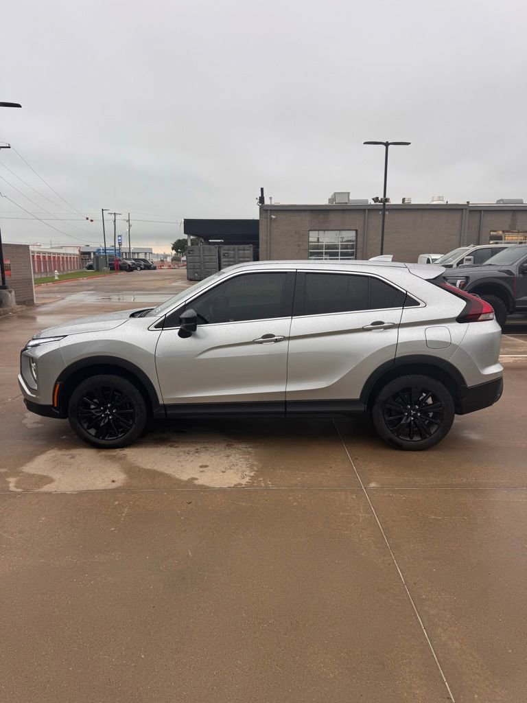 Used 2024 Mitsubishi Eclipse Cross LE AWD/4WD image 4