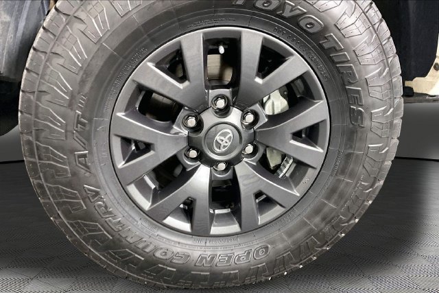 Used 2022 Toyota Tacoma SR5 w/ Technology Package AWD/4WD image 27
