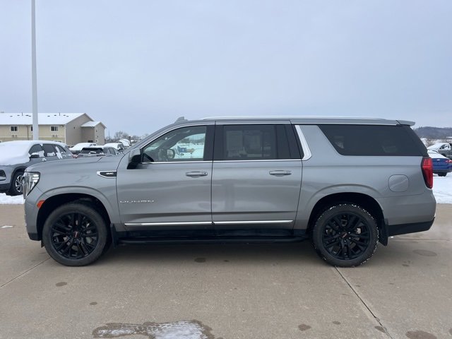 Used 2023 GMC Yukon XL SLT image 6