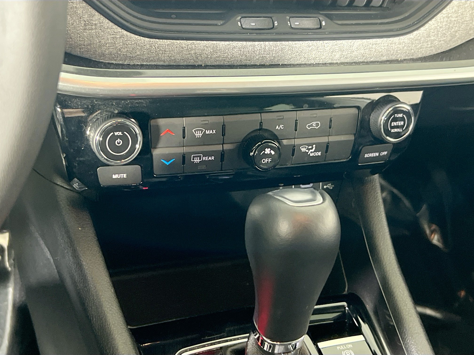 Used 2022 Jeep Compass Latitude w/ Sun and Sound Group AWD/4WD image 15