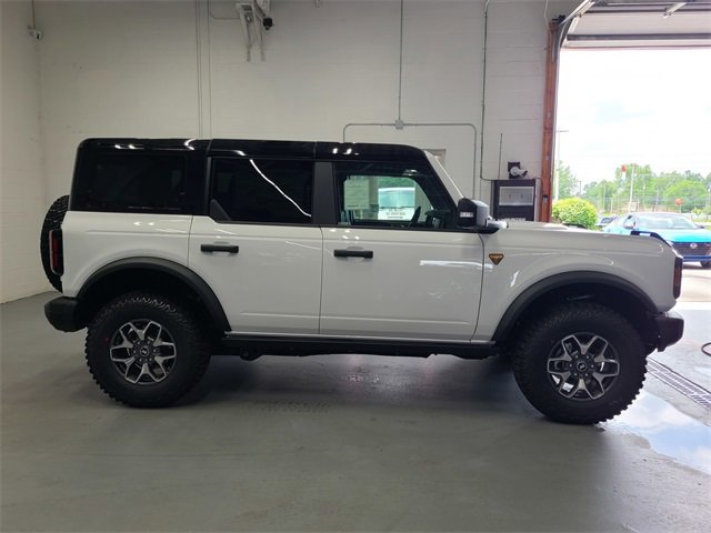 New 2025 Ford Bronco Badlands image 4