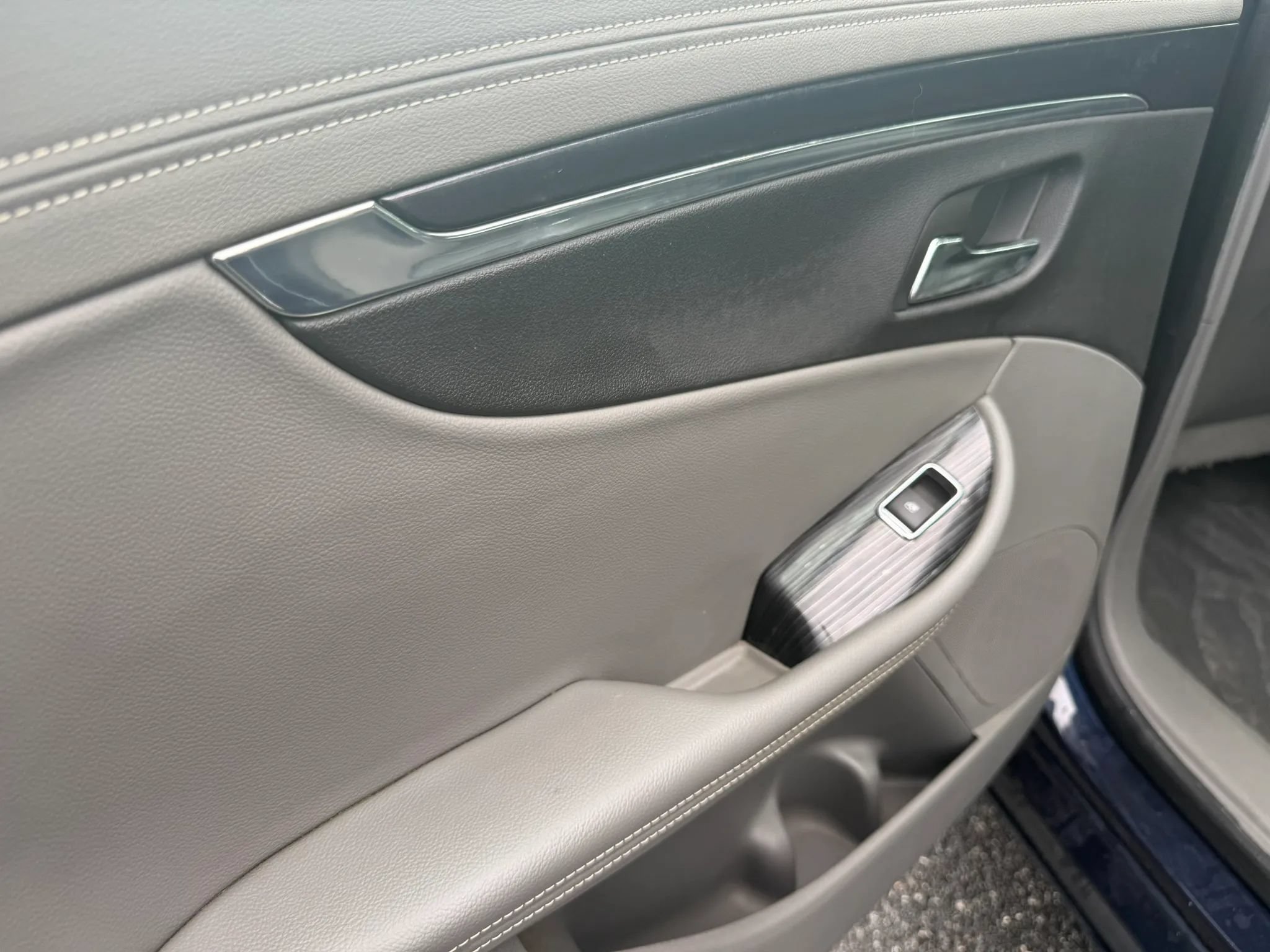 Used 2016 Chevrolet Impala LT w/ Leather Package FWD image 32