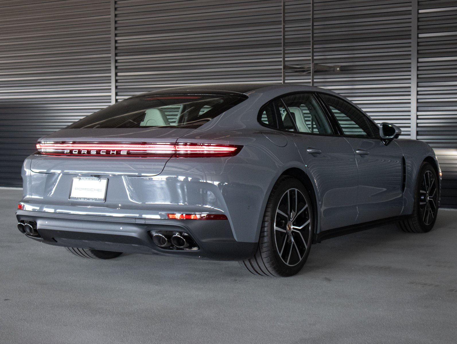 Used 2026 Porsche Panamera image 10