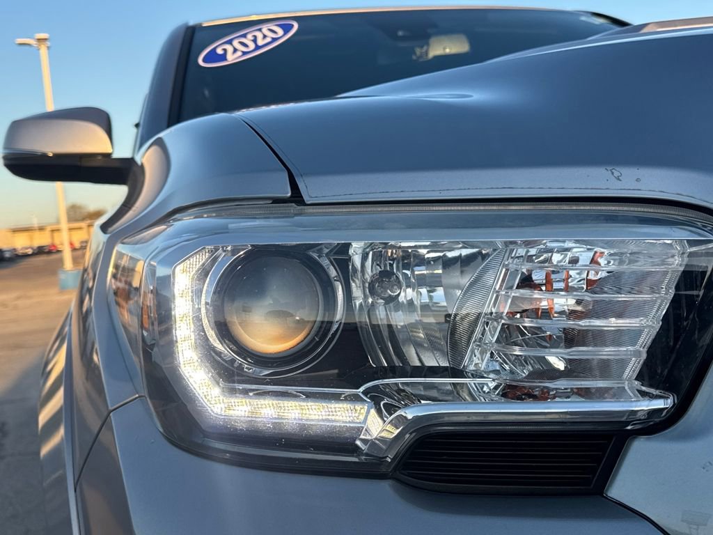 Used 2020 Toyota Tacoma TRD Sport image 11