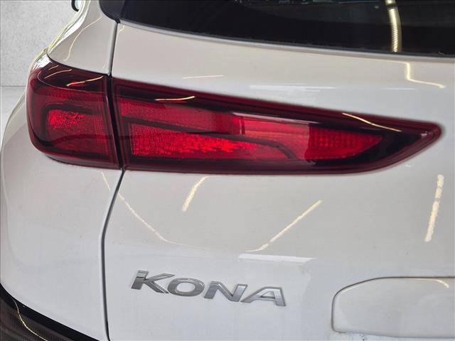 Used 2022 Hyundai Kona SE FWD image 12