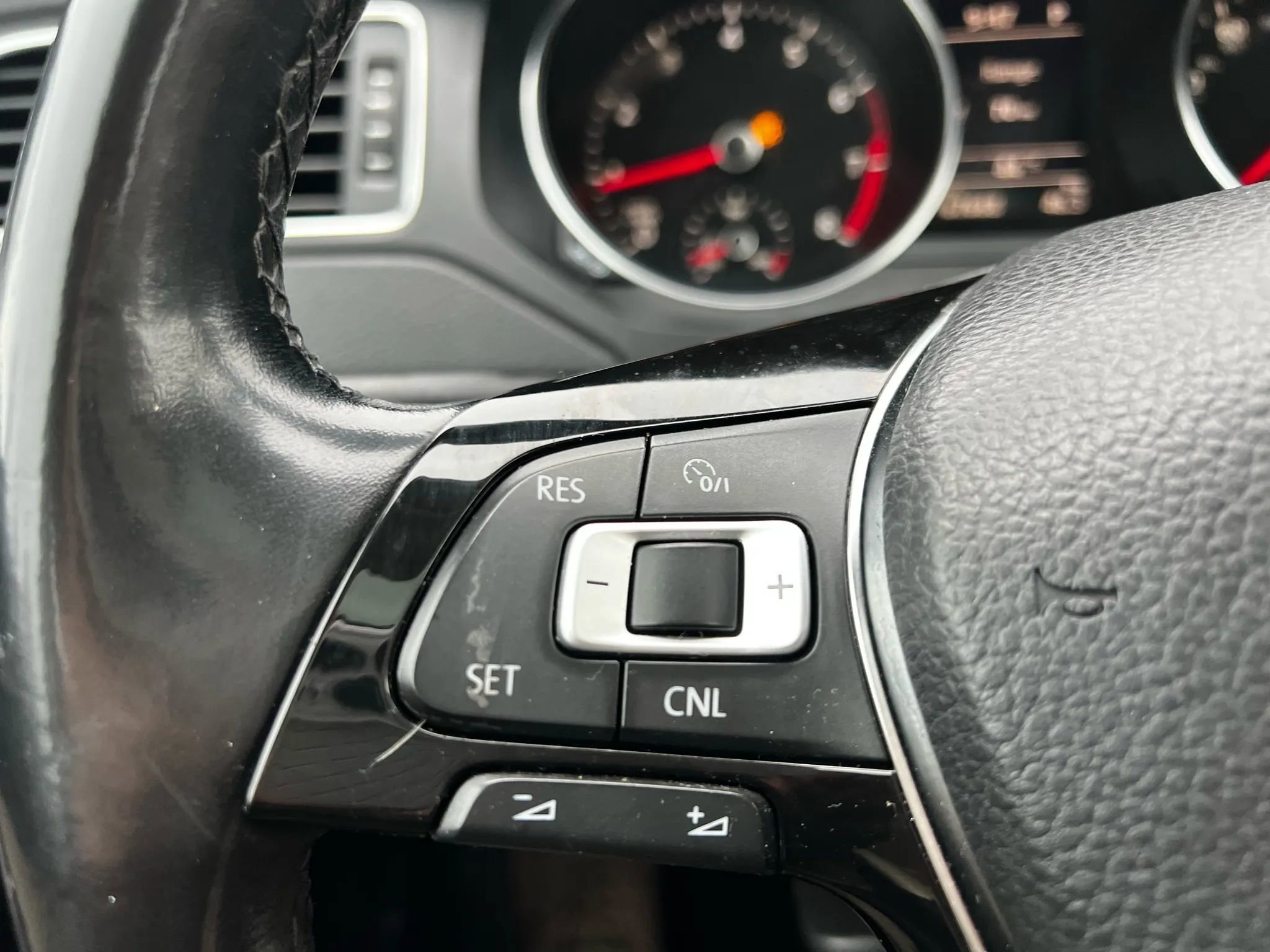 Used 2017 Volkswagen Jetta SE image 25