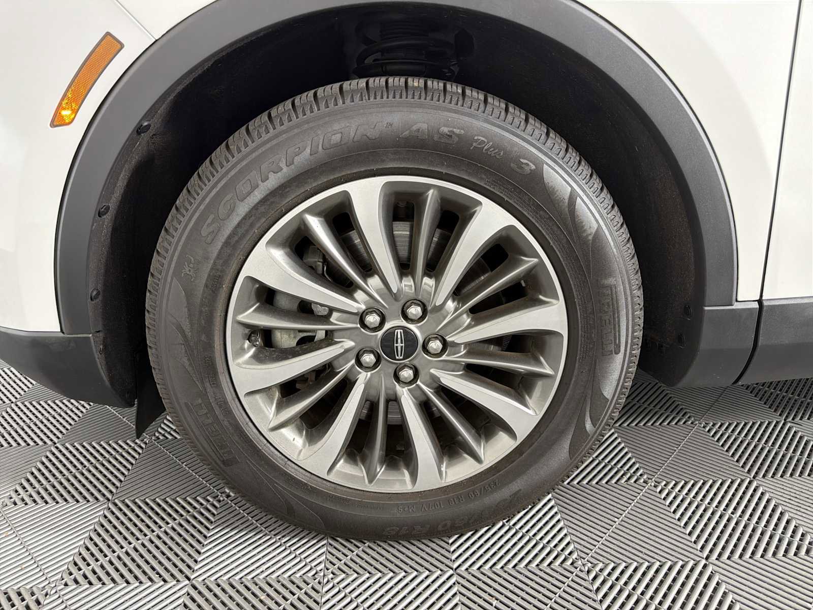 Used 2020 Lincoln Nautilus FWD w/ Equipment Group 101A image 11