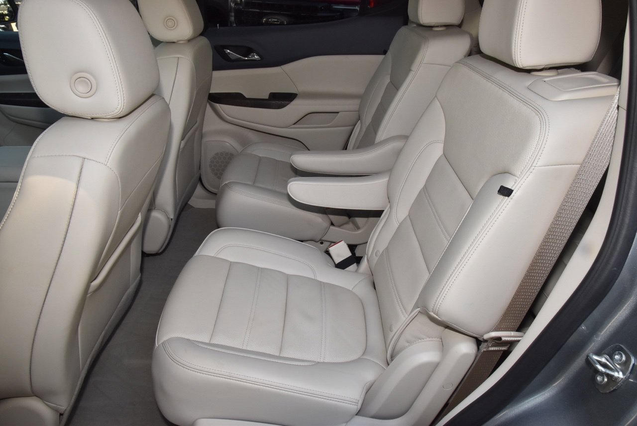 Used 2023 GMC Acadia Denali w/ Denali Technology Package FWD image 14