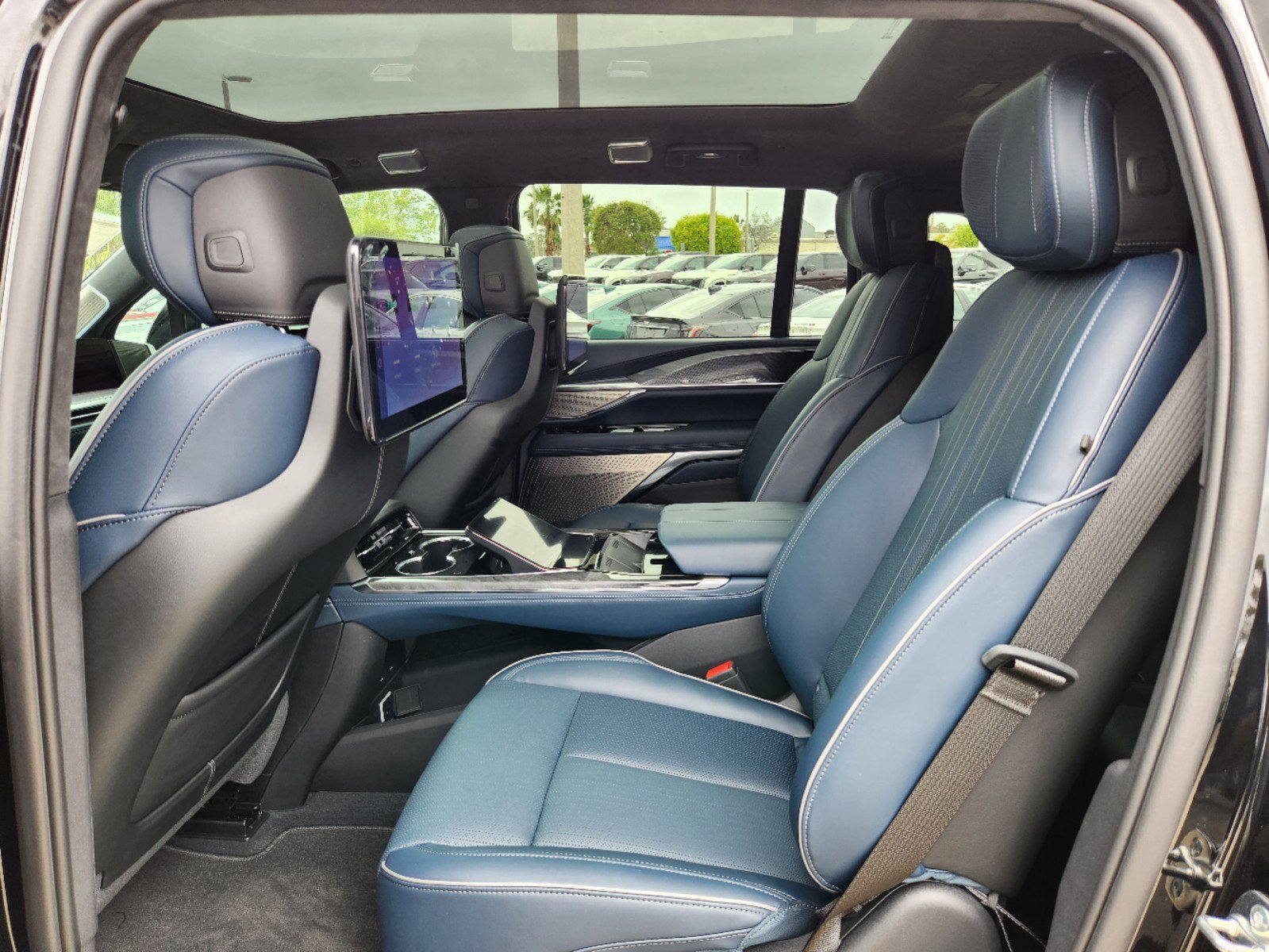 New 2025 Cadillac Escalade IQ Sport 2 AWD/4WD image 14