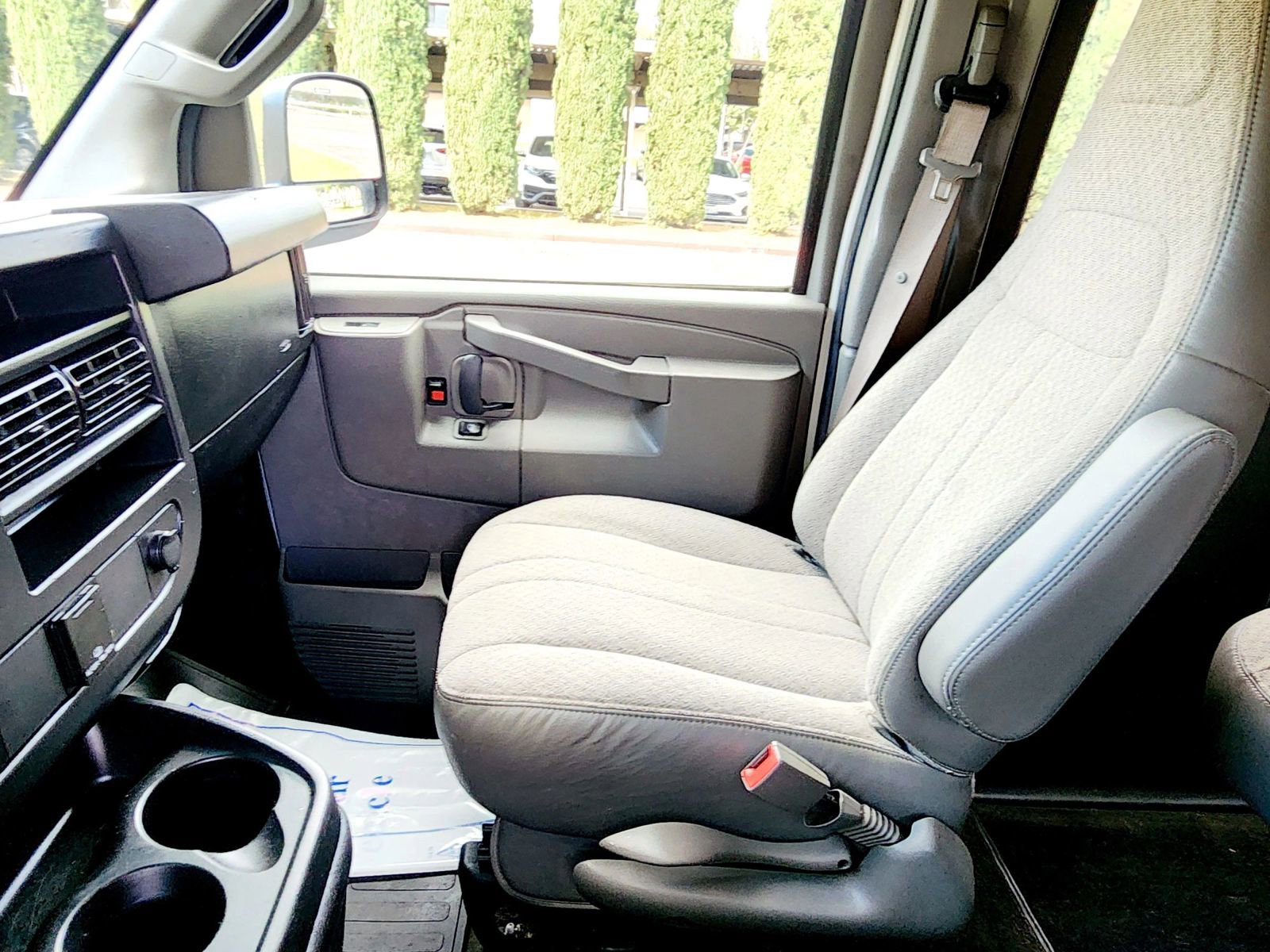 Used 2018 Chevrolet Express 2500 LT w/ LT Preferred Equipment Group image 21