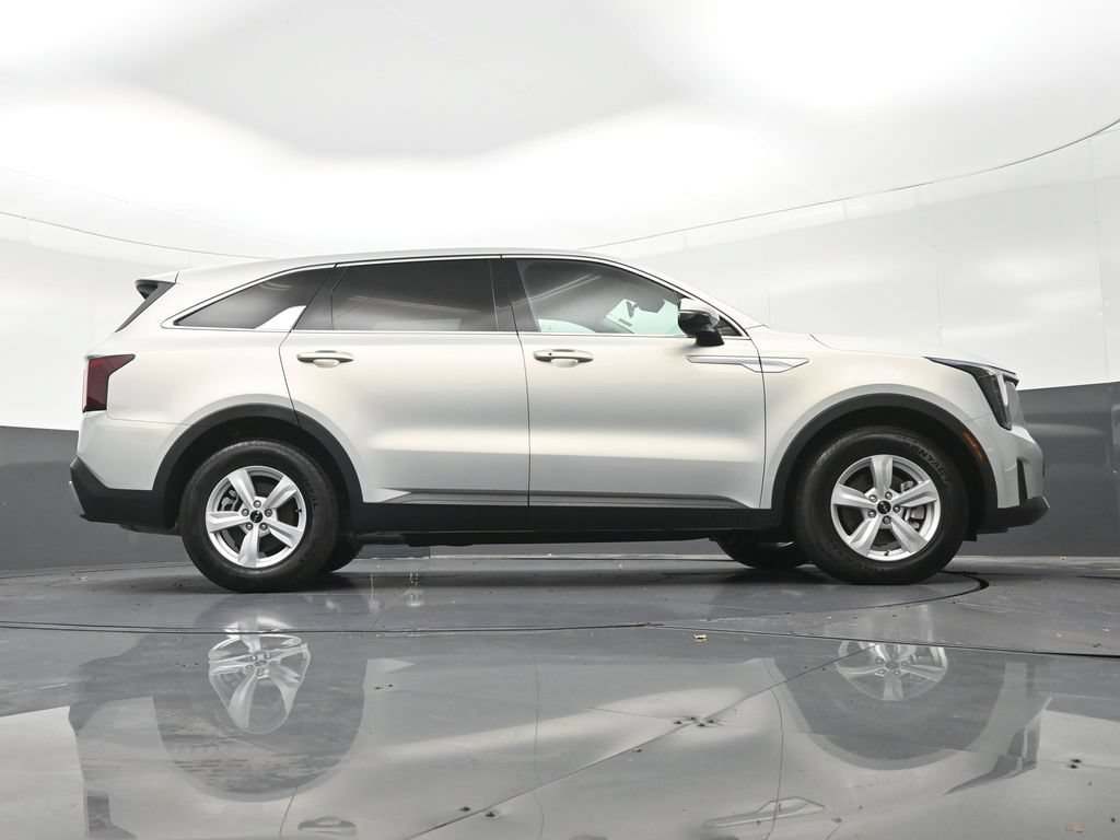 Used 2026 Kia Sorento LX FWD image 31