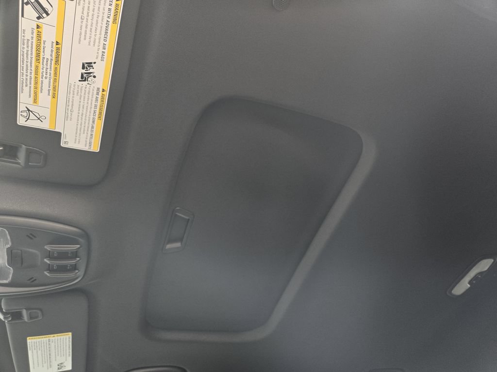 New 2026 Chevrolet Trax RS w/ Sunroof Package FWD image 28
