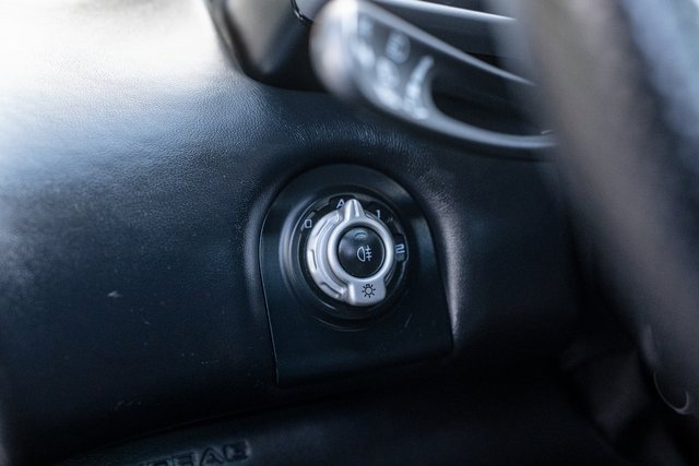 Used 2016 McLaren 650S Spider image 36