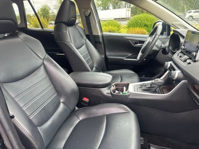 Used 2020 Toyota RAV4 Limited w/ Carpet Mat Package AWD/4WD image 27
