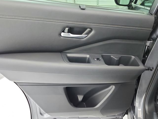 New 2026 Nissan Pathfinder Platinum FWD image 37