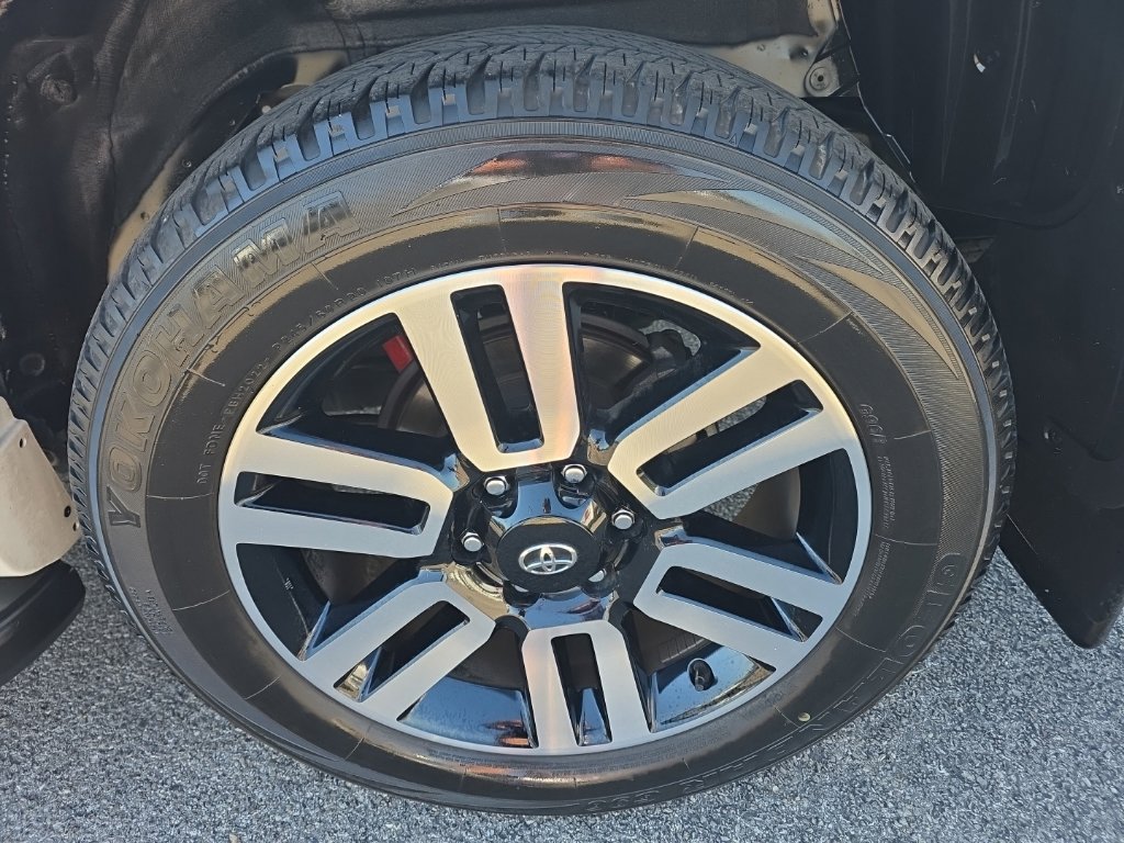 Certified 2022 Toyota 4Runner Limited AWD/4WD image 8