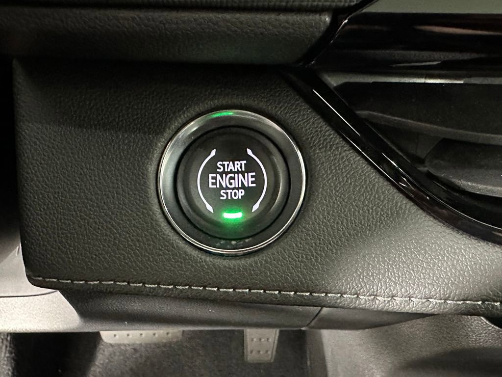 Used 2025 Buick Enclave Sport Touring w/ Power Package FWD image 16