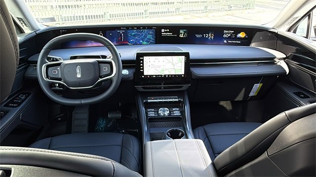 New 2026 Lincoln Nautilus Premier image 14