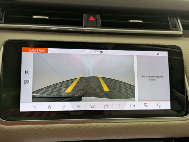 Used 2019 Land Rover Range Rover Velar R-Dynamic SE image 26