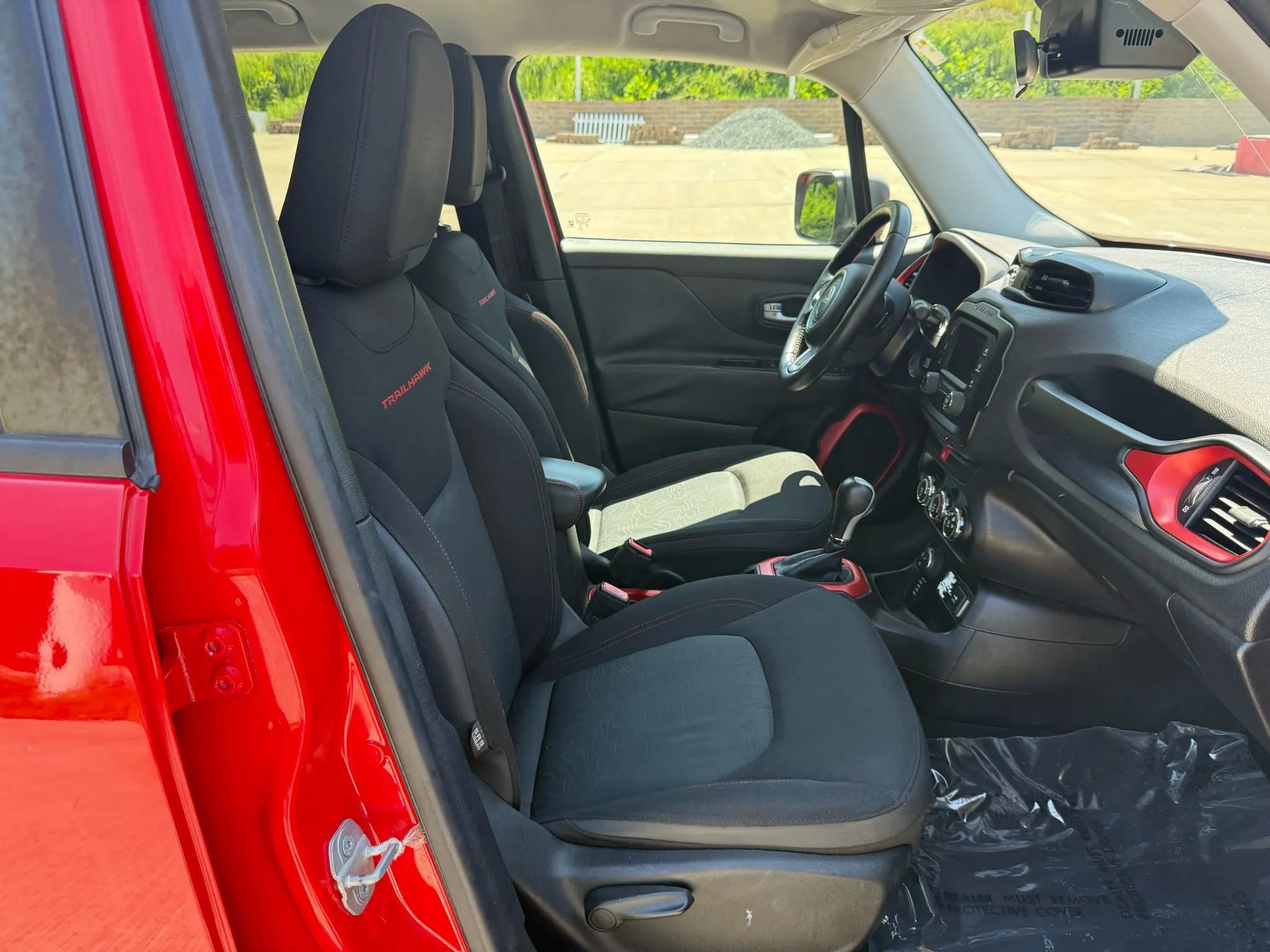 Used 2016 Jeep Renegade Trailhawk image 18