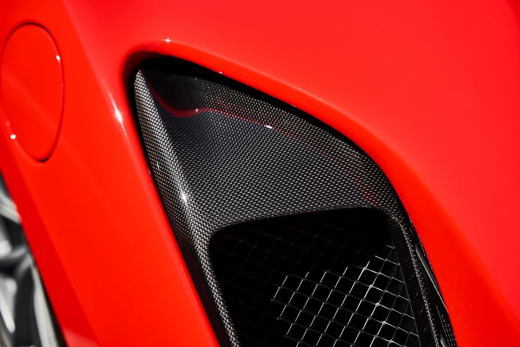 Used 2020 Ferrari 488 Pista Coupe RWD image 13